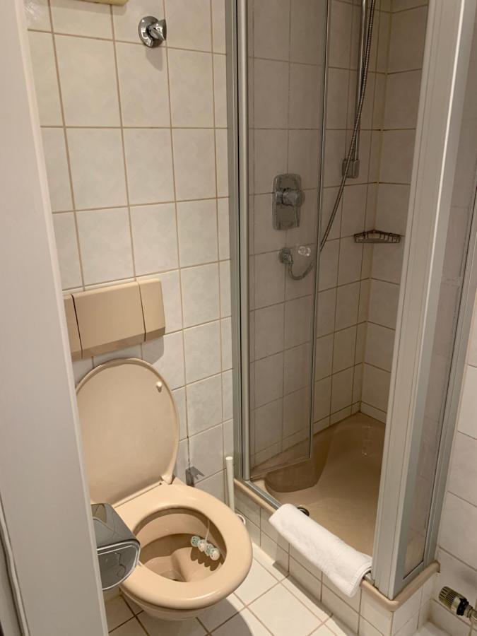 Gasthof Zum Baeren Asperg ภายนอก รูปภาพ